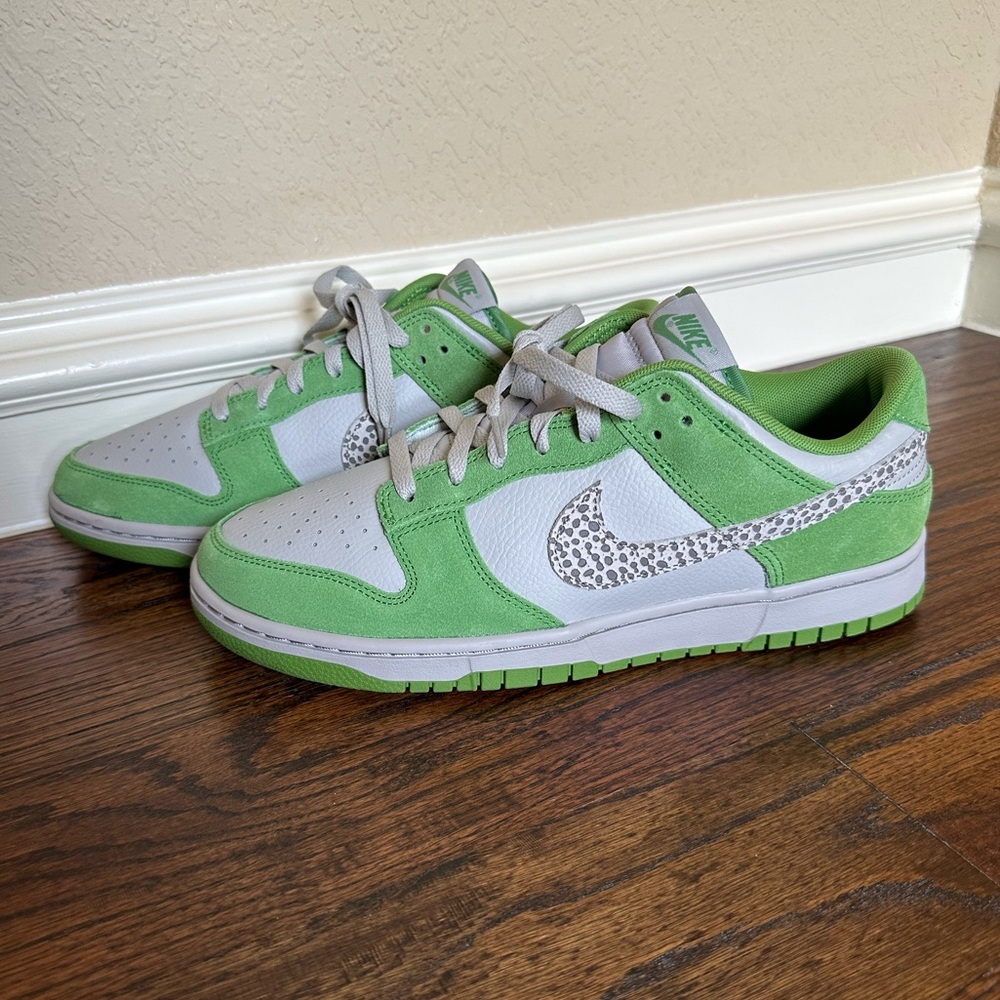 men’s nike dunk low - “safari swoosh” (10M)